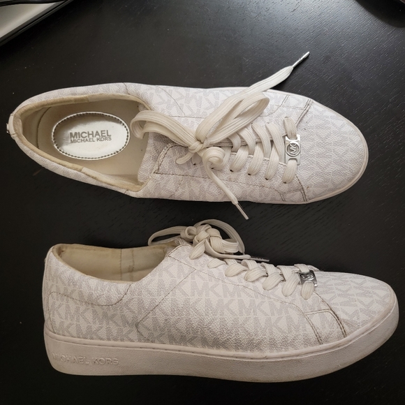 Michael Michael Kors Leather Logo Sneakers - Picture 2 of 12